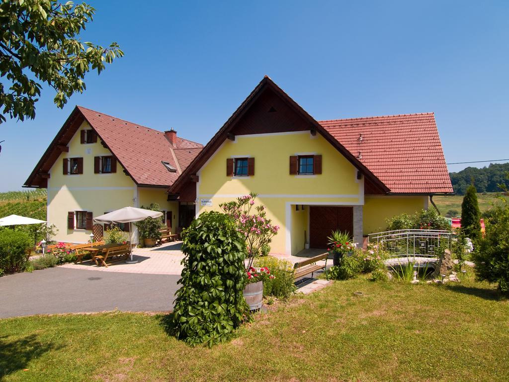 Weingut Schwarzl Bed and Breakfast Ratsch an der Weinstraße Εξωτερικό φωτογραφία